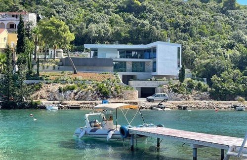 Cove Tri Zala (Zrnovo) Villa | Inviting Private Villa with Pool on Korcula Island