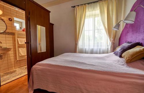 Alsobogat House | Pet-Friendly Retreat at VillabogART: Rated 9/10 by Guests