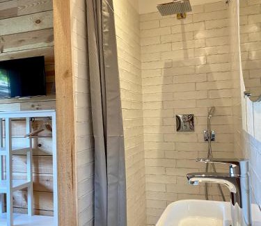 Lacanau Bed & Breakfast | VillaCanau: Oceanfront Oasis with Spa & Pool Amenities