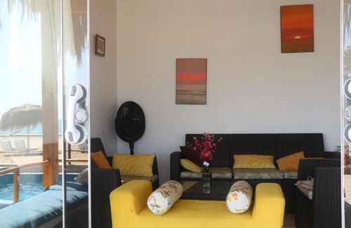 Punta Sal Apartment | Idyllic VillaCanoas de Punta Sal: Family Bungalow with Pool