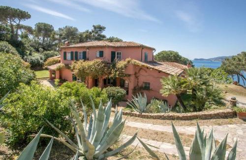 Morcone Villa | Exclusive Villa Morcone: Private Beach & Oceanfront Views