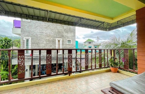 Si Sunthon House | Cozy Village Apartment Phan, Steps from Bangtao Beach