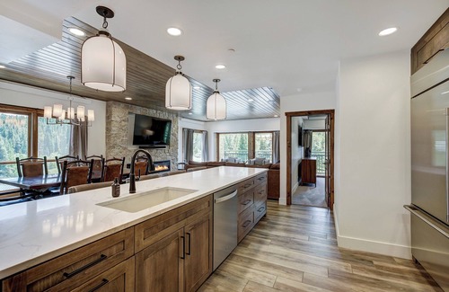 Peak 9 Apartment | Explore Village at Breckenridge Resort with Spa & Ocean Views