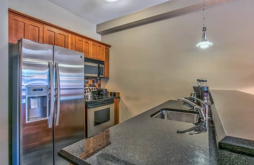 Olympic Valley Condo | Top-Rated Village at Palisades Tahoe: Ski-in/Ski-out Retreat