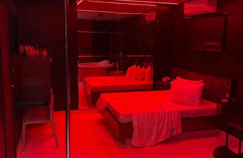 Francisco Morato Hotel | Budget-Friendly Escape at VILLAGE with Breakfast & Hot Tub