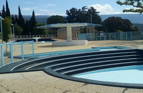 Saint-Saturnin-les-Apt House | Historic Village House with Pool in Saint Saturnin les Apt