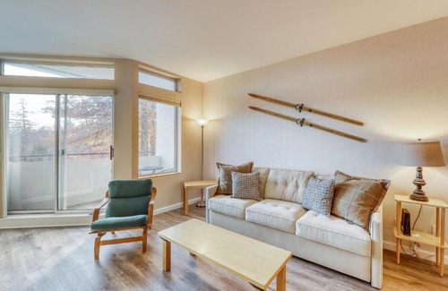 Warren Hotel | Family-Friendly Retreat at Village Gate Unit 209