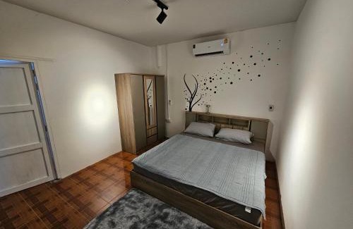 Wok Tum House | Charming Village Home with Pet-Friendly Amenities