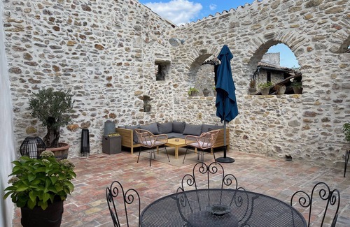 Allegre Les Fumades House | Cozy Village House with Patio and Spa Amenities