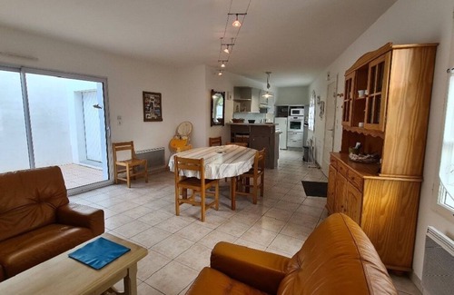 Le Bois-Plage-en-Re House | Ideal Village House - 2 Bedrooms Near the Sea with Pool