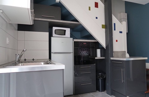 Mouleydier House | Modern Village House with Kitchen & Family-Friendly Amenities
