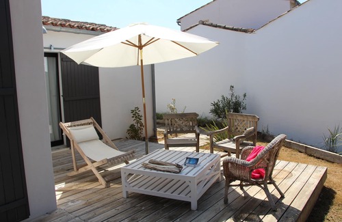 Les Portes-en-Re House | Village house, bright and full of charm