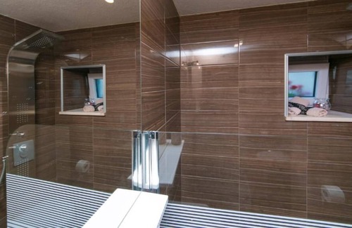 South Croatia Coast House | Discover Villa Iva in Makarska: Pet-Friendly & Pool Access