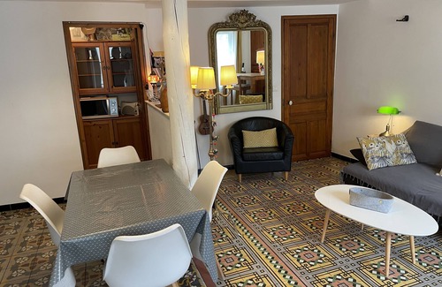 Grans House | Charming Village Home with Ocean View in Provencal Heart