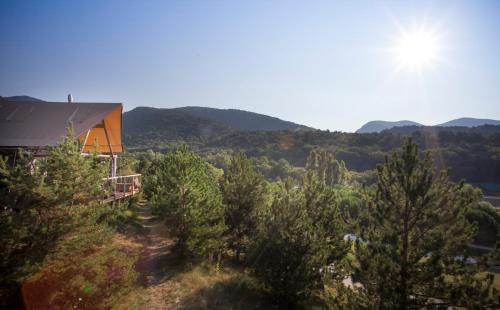 Dieulefit Resort | Charming Village Huttopia Dieulefit with Pool & Ocean Views