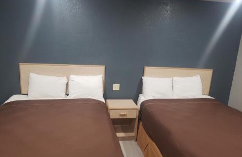 Cotulla Hotel | Family-Friendly Village Inn Cotulla with Pet Amenities