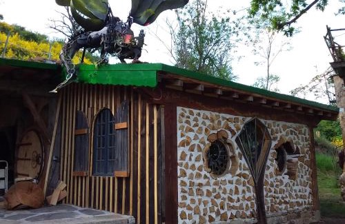 Montagny-sur-Grosne House | Pet-Friendly Village.insolite: Rated 8.7/10 by Guests