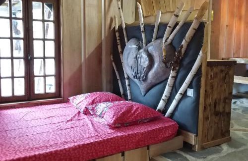 Montagny-sur-Grosne House | Pet-Friendly Village.insolite: Rated 8.7/10 by Guests