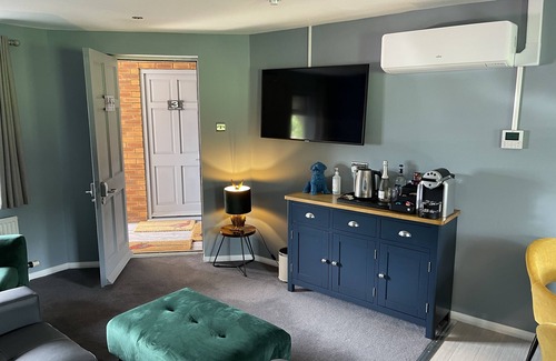 Woodhall Spa Bed & Breakfast | Cozy Village Limits Bed & Breakfast with Tasty Morning Treats