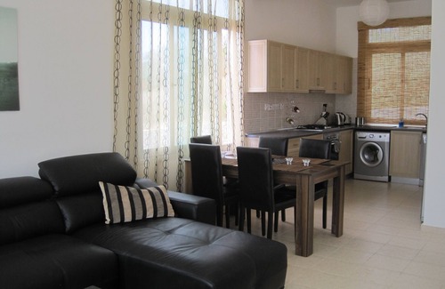 Esentepe Villa | Village Retreat with Ocean Views – Steps from Dining Options