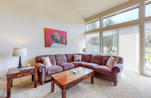 Redmond House | Experience Village Loop at Eagle Crest with Private Pool & Hot Tub