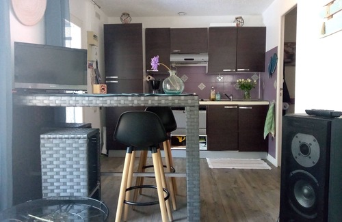 Grayan-Et-L'Hopital House | Cozy Village Naturiste Euronat Bungalow Near the Ocean