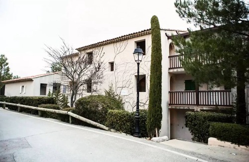 Pont Royal Apartment | Explore Village Pont Royal in Provence - Family-Friendly Retreat