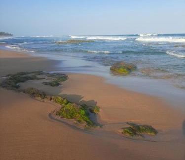 Flamengo House | Beachfront Bliss at Village Praia do Flamengo - Pet Friendly