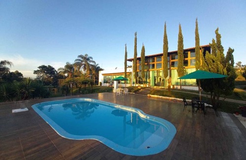 Prudente de Morais Villa | Elegant Retreat at Recanto Splendory with Ocean Views