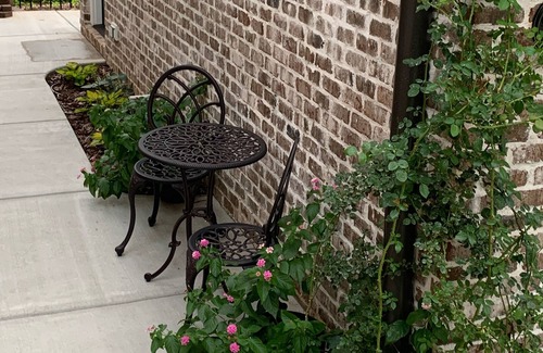 Davidson Apartment | Ideal Village Studio: Steps to Campus & Town, Spa Included