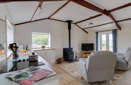Bridport Cottage | Cozy Village View: Pet-Friendly Getaway with Oceanfront Charm