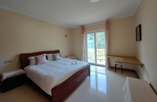 Enshi Cabin | Tranquil Villages in the Valley, Perfect for Families
