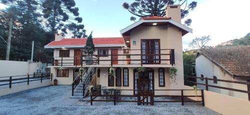 Vila Britania House | Pet Friendly Retreat at Villaggio Cascate with Breakfast