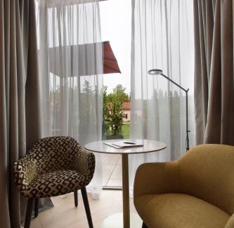Serralunga d'Alba Hotel | Discover Villaggio Narrante: Pet-Friendly Getaway Awaits