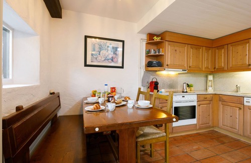 Capriasca Apartment | Discover Villaggio Sureggio - App. A3 with Pool & Spa