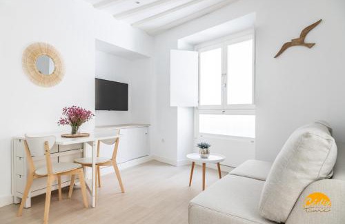 Old Town Apartment | Discover Villalobos Suites: 4-Star Stay in Cadíz