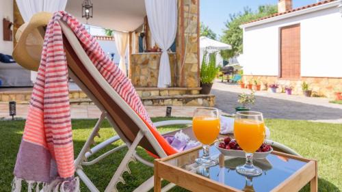 El Real de la Jara House | Discover Villamada El Real de la Jara with Oceanfront Pool