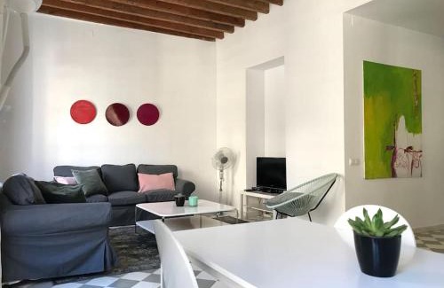 Alicante City Centre Apartment | VillaMaria: Oceanfront Retreat with Perfect 10 Rating