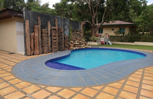 Coron Villa | Relaxing Stay at Villamarilyn Resort with Pool & Spa