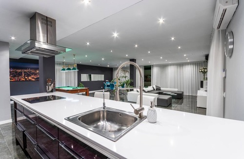 Sitges House | Relax at Villamarley II – Steps from the Beach in Sitges