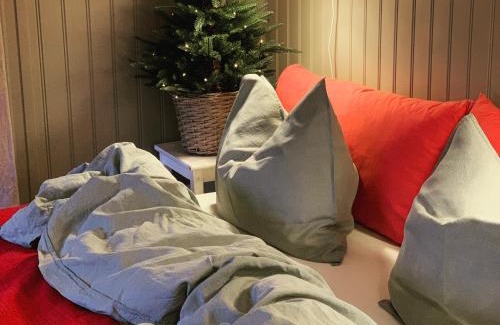 Gamla staden Bed & Breakfast | Highly Rated Villamilsten B&B with On-Site Dining