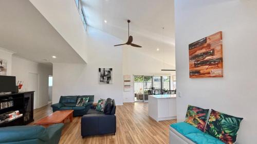 Bongaree House | Family-Friendly Escape at Villanova 6 On Third - Rated 10/10