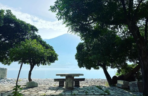 Prcanj Hotel | Discover VillaOldMariner: Oceanfront Getaway with Beach Access
