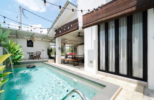 Kampung Kubang Parit House | Seaside Serenity at Villapadu Kota - 4-Star Comfort Awaits
