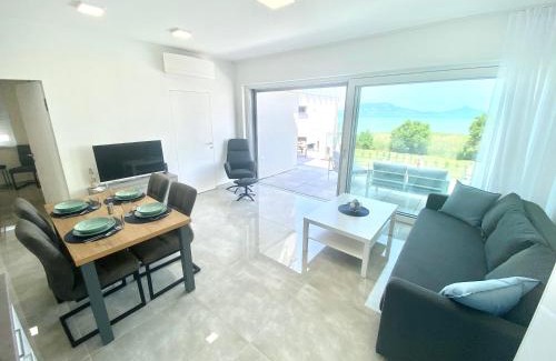 Fonyodliget Apartment | Stunning Oceanfront Villapark Apartman B2 in Fonyód