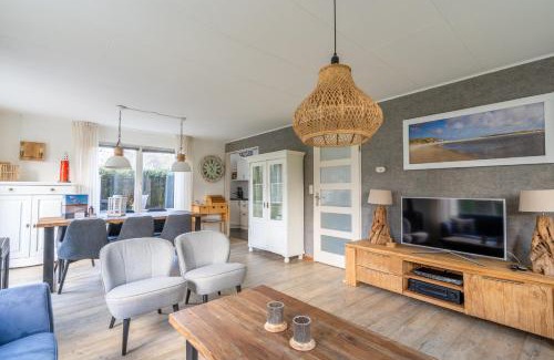 De Koog House | Discover Villapark Kamperfoelie 57: Pet-Friendly Retreat