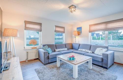 De Koog House | Discover Villapark Kamperfoelie 87: Family & Pet Friendly Stay