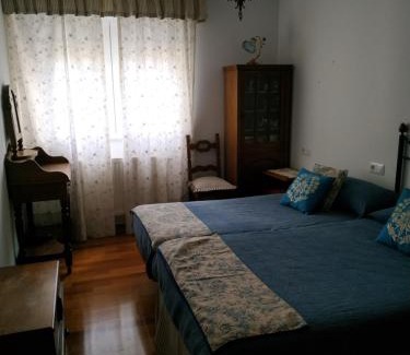 Figueras (Castropol) Apartment | Villarei: Family-Friendly Stay with High Guest Ratings