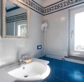 Nerano House | Villarena Relais: 4-Star Stay with Pool & Breakfast Included