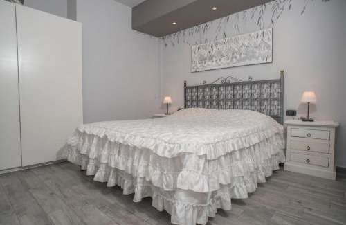 Paruzzaro House | Villarosybeb: Pet-Friendly Retreat with Breakfast Included